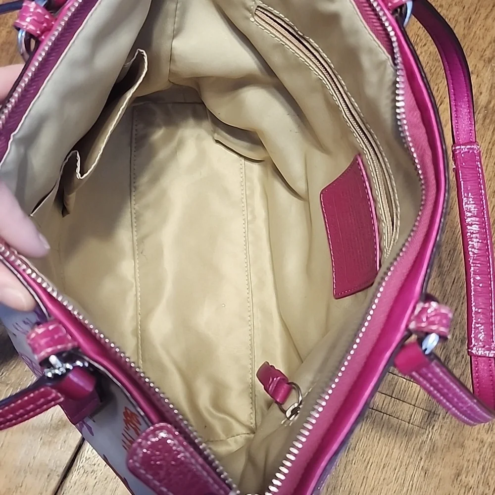 Coach Horse and Carriage Pink 1941 Shoulder Bag - Picture 14 of 16